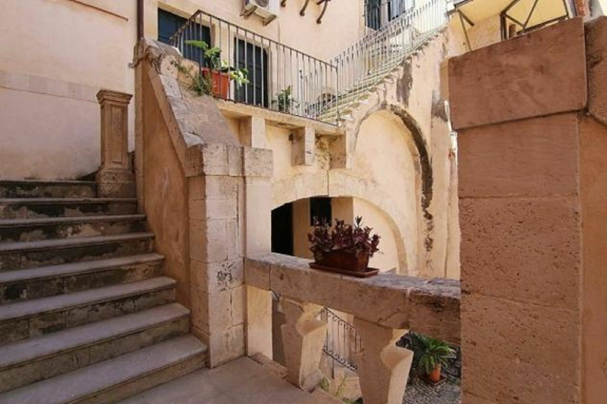 Maison Des Artistes Syracuse Bagian luar foto